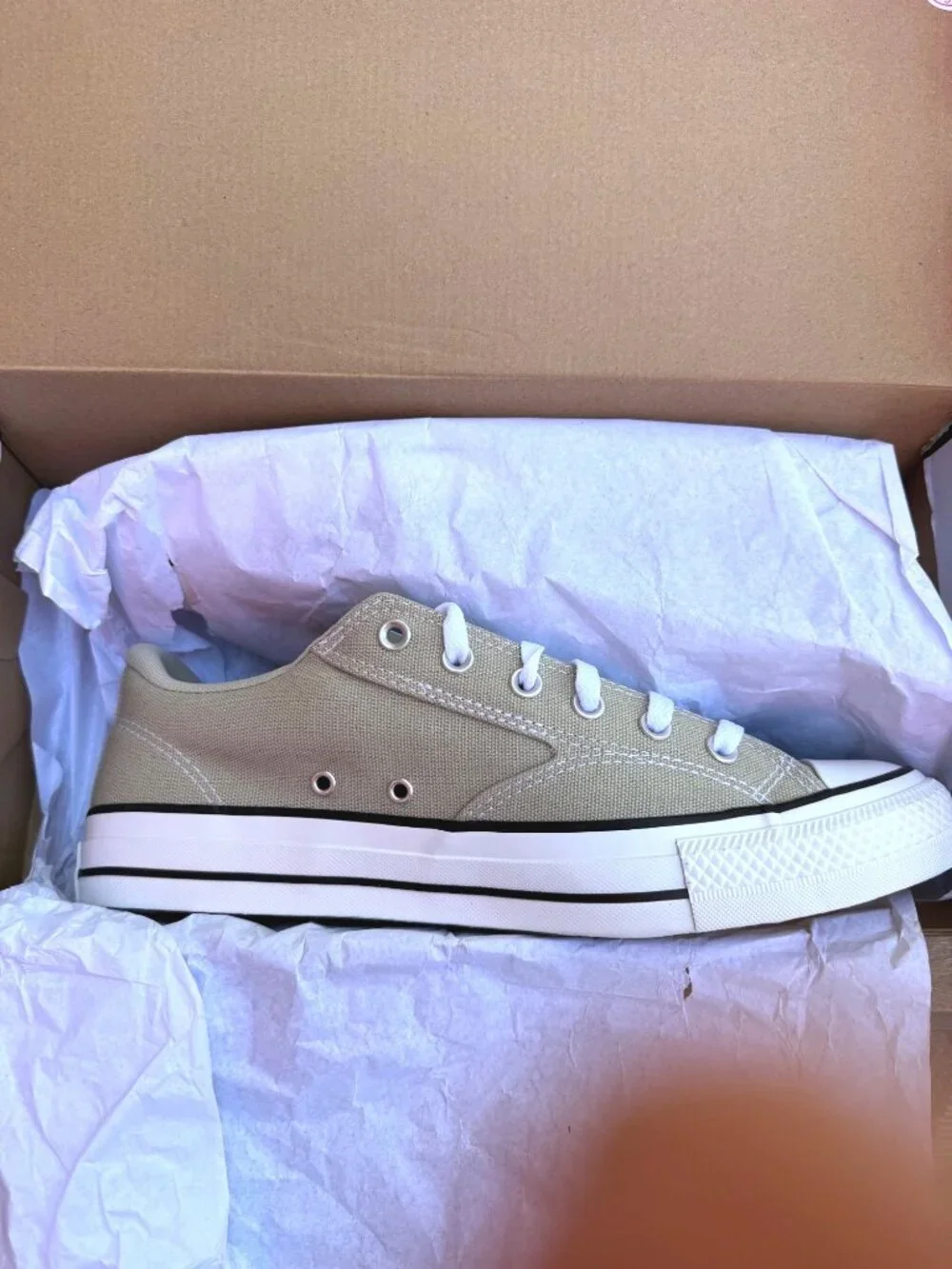 Converse All Star Men’s 11.5 WMNS 13.5 EU 46 Tan Sneaker NWB - Picture 3 of 12